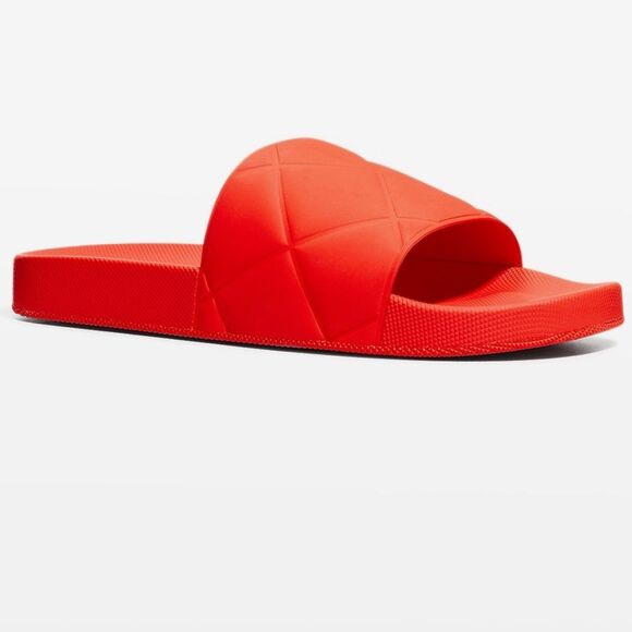 Bottega Veneta Men's Red/Orange Quilted Rubber Slide Sandals - Picture 11 of 16